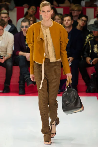 Look 22